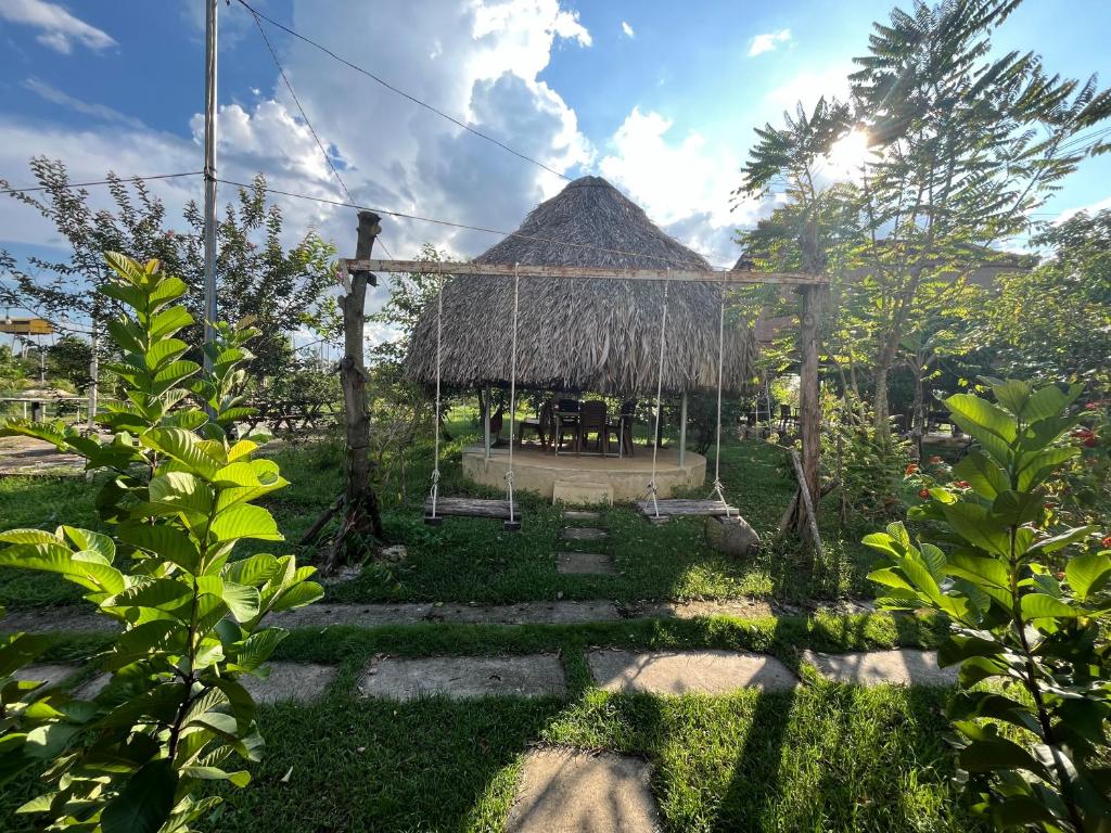 Vườn quanh Hương Sen Quán - Tây Ninh
