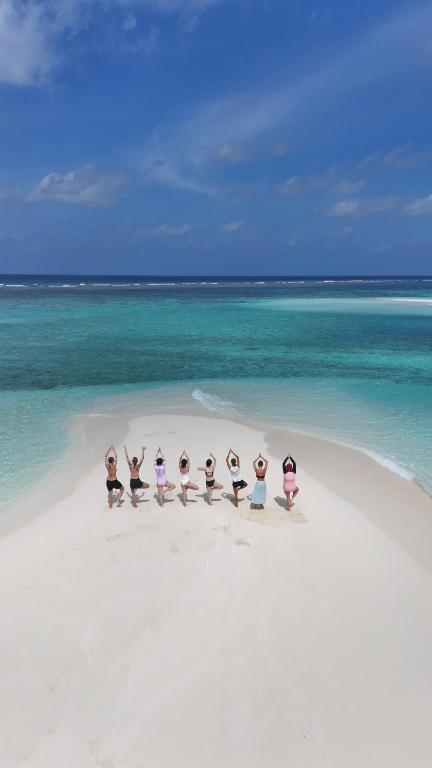 Blue Water Thoddoo Inn - 7