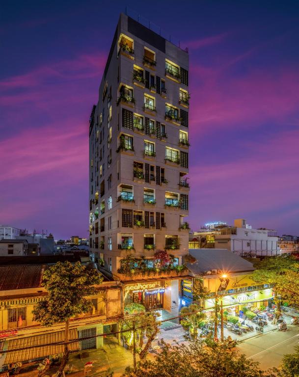 Tòa nhà nơi khách sạn tọa lạc