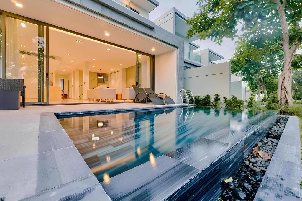Bazén v ubytování "BRG GOLF CLUB" - Danang Private Pool Villa 3 Bedrooms #1 nebo v jeho okolí