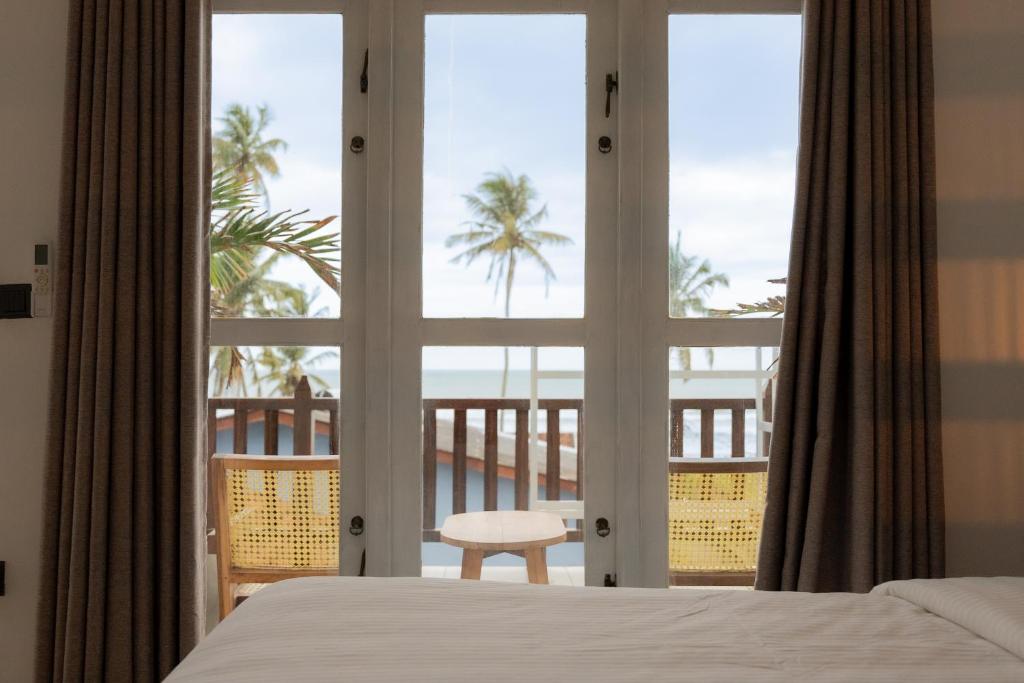 Lucky's Surf Camp - 1