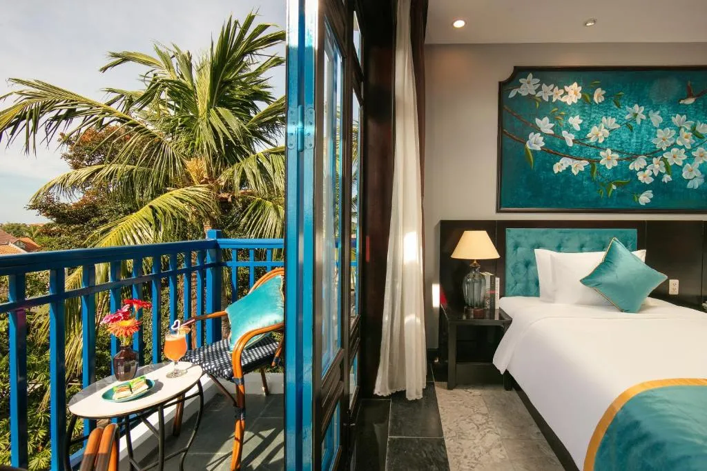 Triple Premium Garden View & Balcony