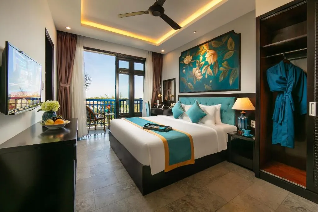 Trendy Double/Twin Room with Balcony & View