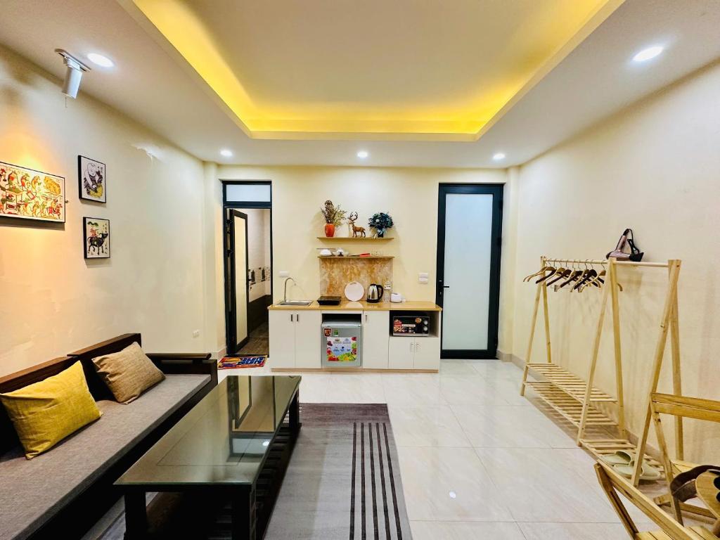 Posezení v ubytování Vietnam Travelers Home 1 with Private Balcony