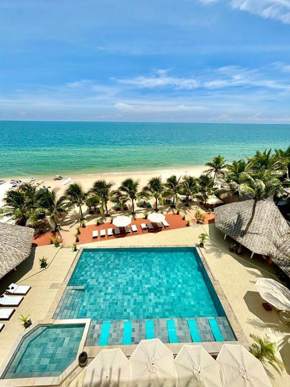 Suite Queen Room with Balcony Ocean View