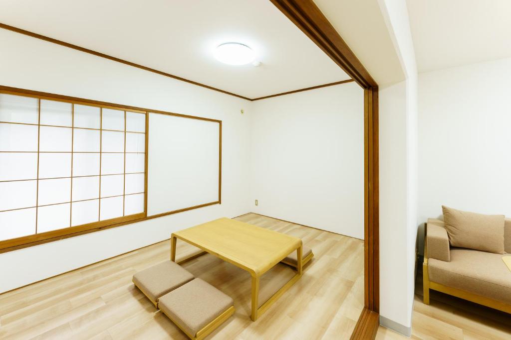 Posezení v ubytování 軽井沢七福荘ホテル