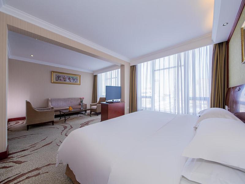 维也纳国际酒店襄阳万达广场火车站店 - Business Twin Room