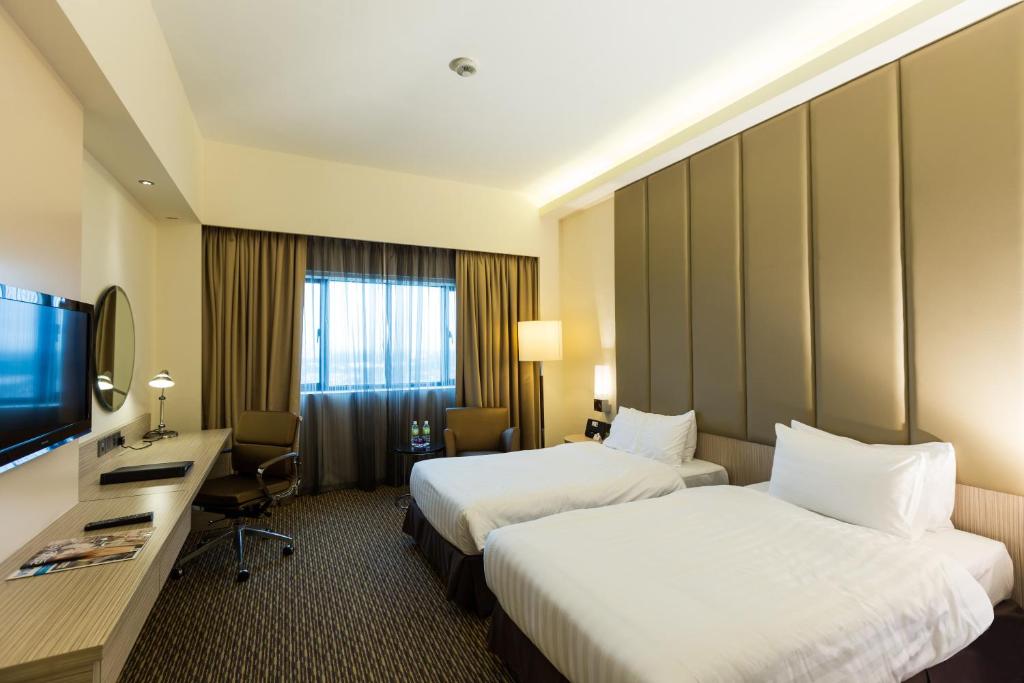 TV a/nebo společenská místnost v ubytování Sunway Hotel Seberang Jaya