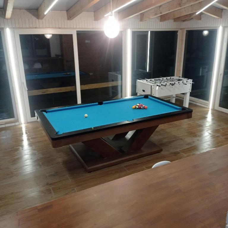 Stół bilardowy w obiekcie Dom Parlinek agroturtstyka wędkowanie sauna jacuzzi