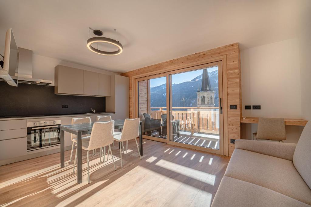 Nespecifikovaný výhled na hory nebo výhled na hory při pohledu z apartmánu