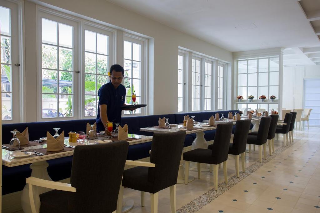 Nápoje v ubytování Amalfi Hotel Seminyak