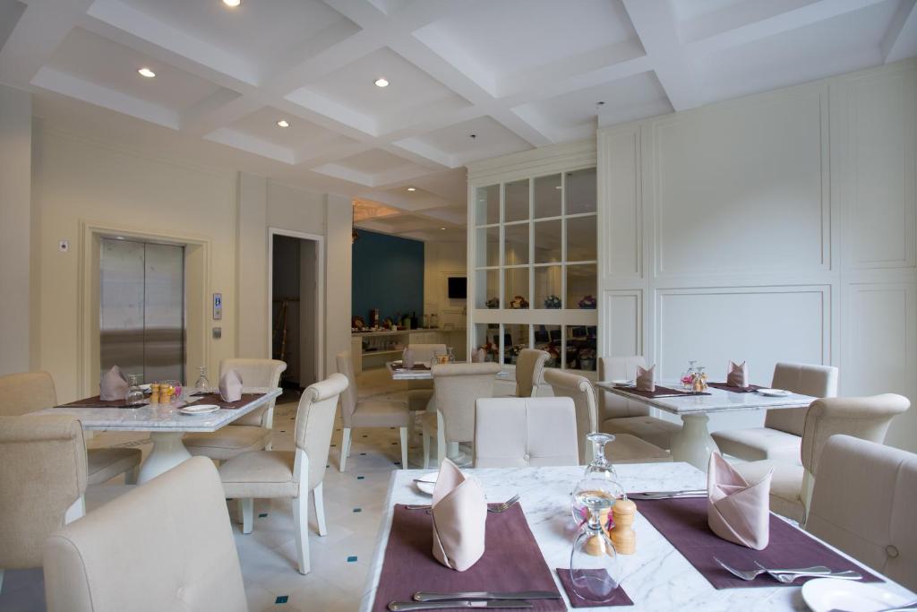 Posezení v ubytování Amalfi Hotel Seminyak