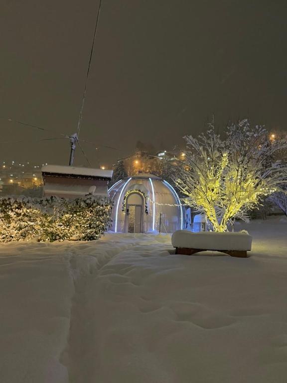 Cupola glamping dome Sarajevo v zimě