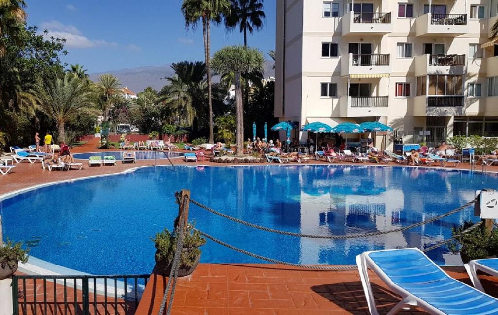 Bazén v ubytování Shining Gold El Dorado with free parking and wifi nebo v jeho okolí