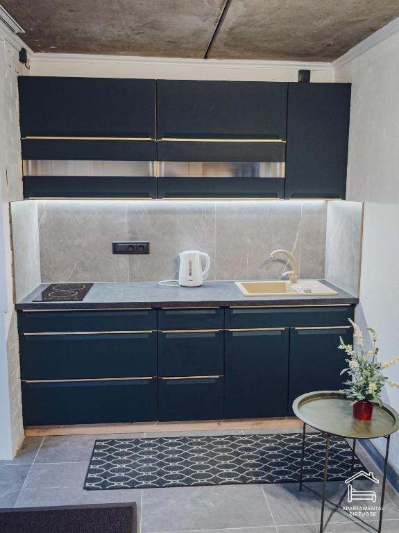 Apartamentai Biržuose, cozy garage