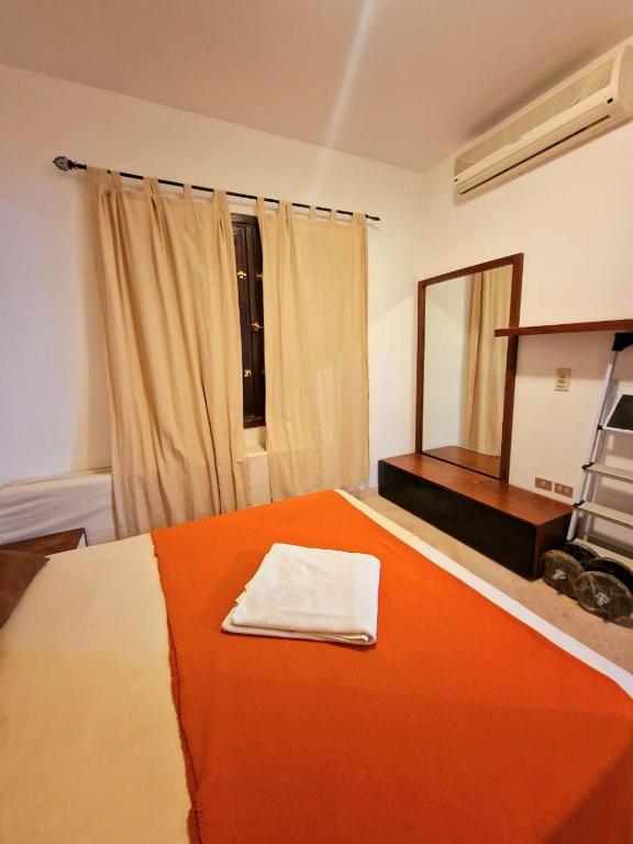 Postel nebo postele na pokoji v ubytování bedroom in west golf 1