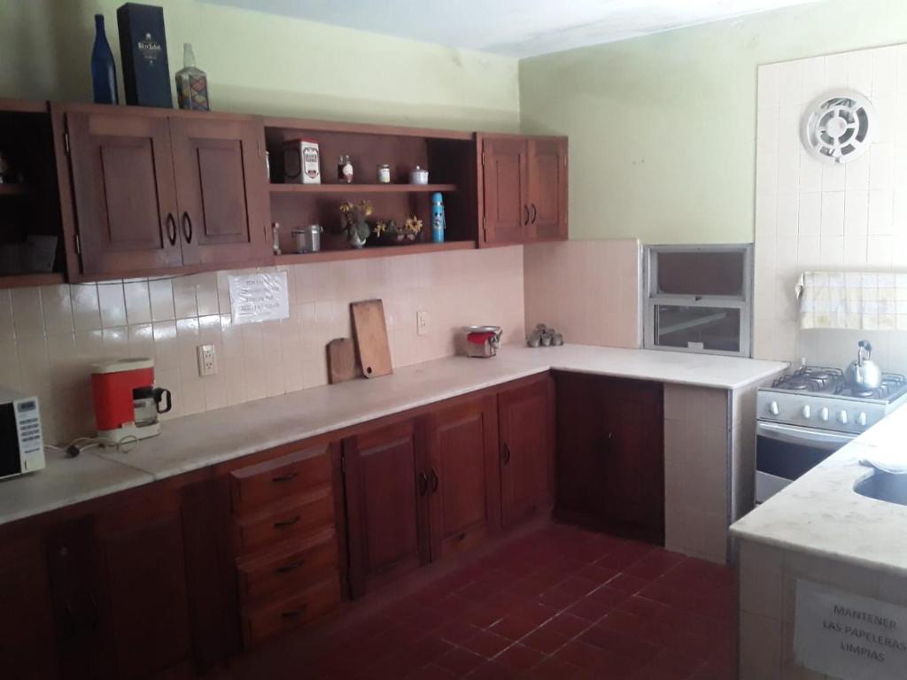 Kuchyň nebo kuchyňský kout v ubytování Habitaciones en Casa Céntrica cerca de todo