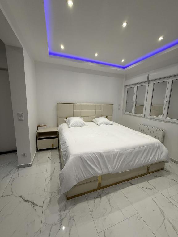 Postel nebo postele na pokoji v ubytování Suite KING Size SAUNA JACUZZI