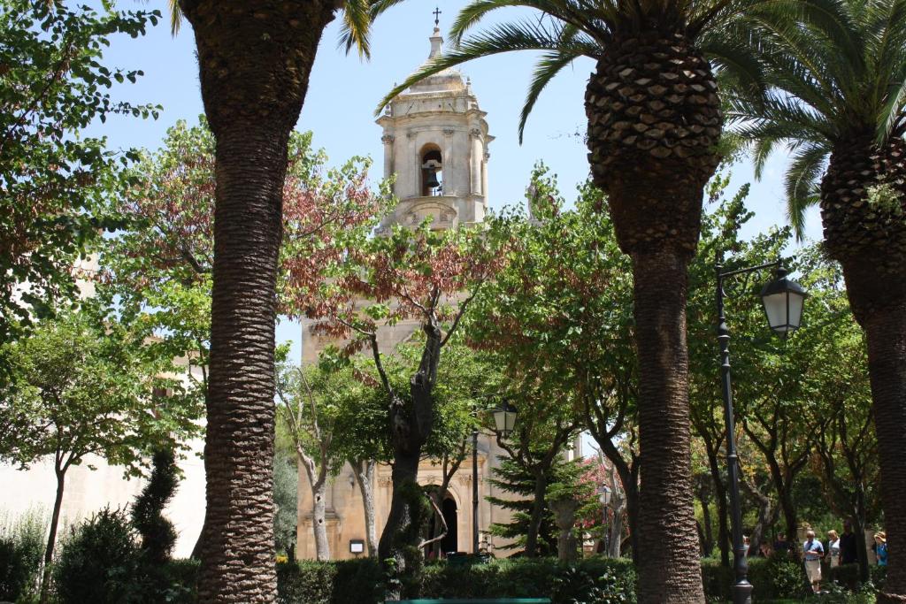 A garden outside La Chiave di Volta