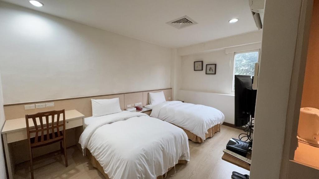 Royal Business Hotel (Self Check-in) - Economie Twin Room