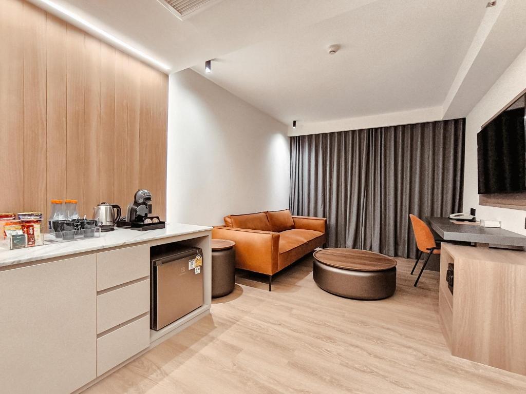 Citrus Sukhumvit 13 Nana Bangkok by Compass Hospitality - Newly Renovated - Resim 39