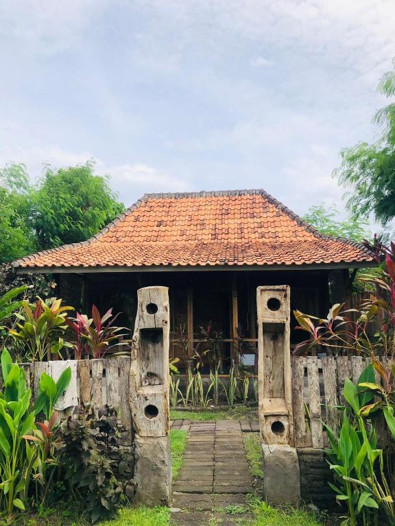 Zahrada ubytování Umah Kayu 1-Menjangan homestay