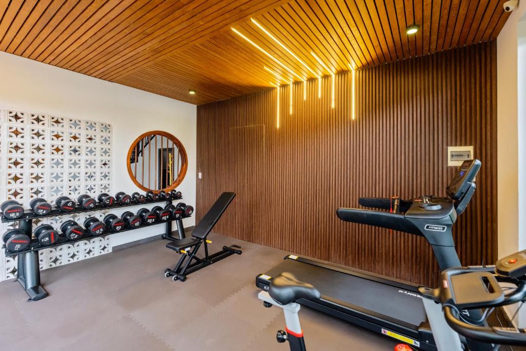 Fitness centrum a/nebo fitness zařízení v ubytování Serene Riverside Hotel Hoi An