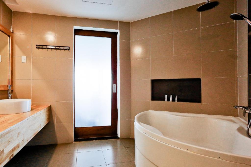 Family Suite 2 Bedrooms with Balcony Ocean View