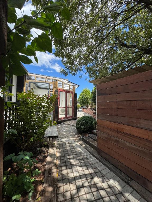 Home in Church corner - Resim 5