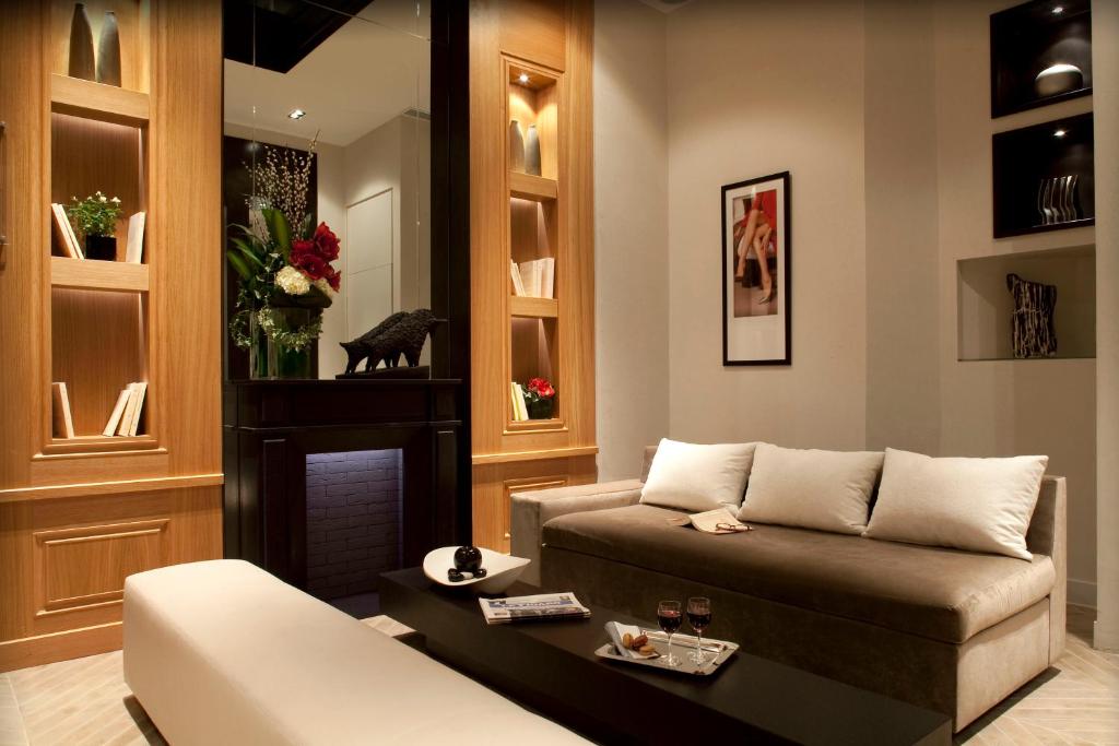 Marceau Champs-Elysées - Resim 11