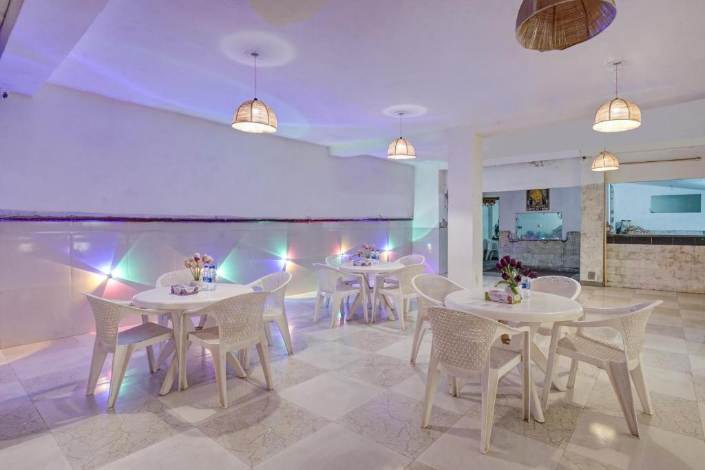 Restaurace v ubytování Hotel Saina International New Delhi
