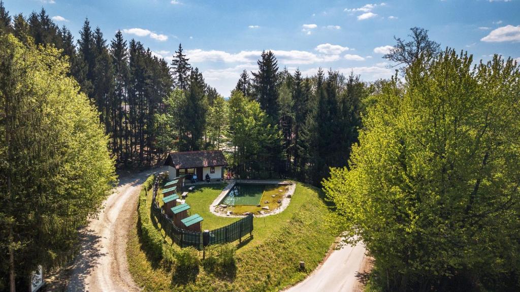 Bazén v ubytování Pomona Relaxing Nature Guest House nebo v jeho okolí