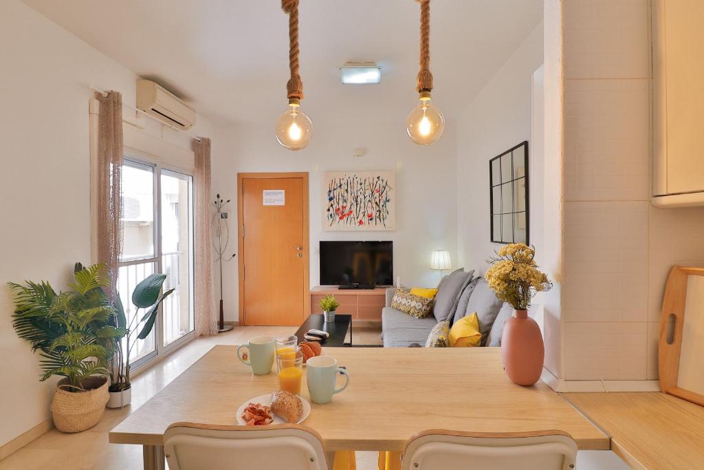 Posedenie v ubytovaní C41 - Modern & Comfy Flat City Center
