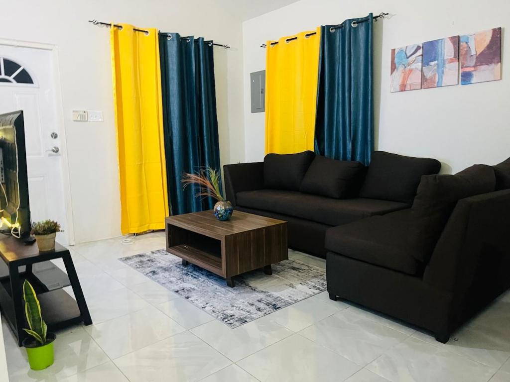 Fotografie z fotogalerie ubytování Suite Escape to Camelot Village v destinaci Discovery Bay