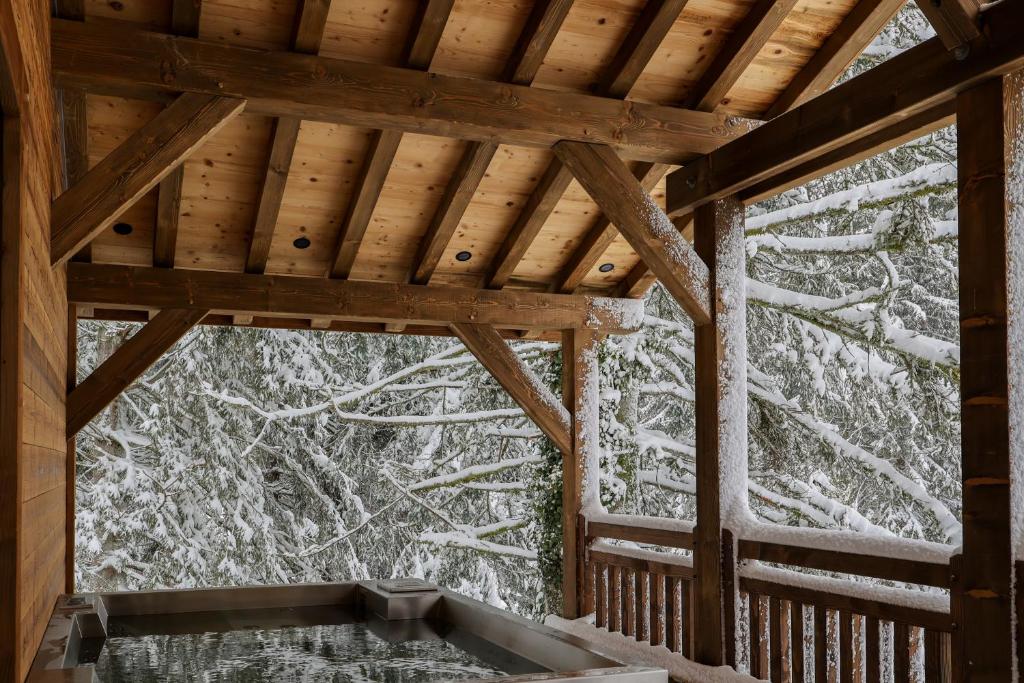 冬のDomaine de Montagne - Hôtel Chalet Frère Josephの様子