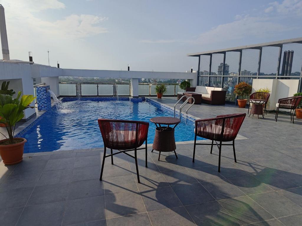 Πισίνα στο ή κοντά στο Sylhet Paradise Inn