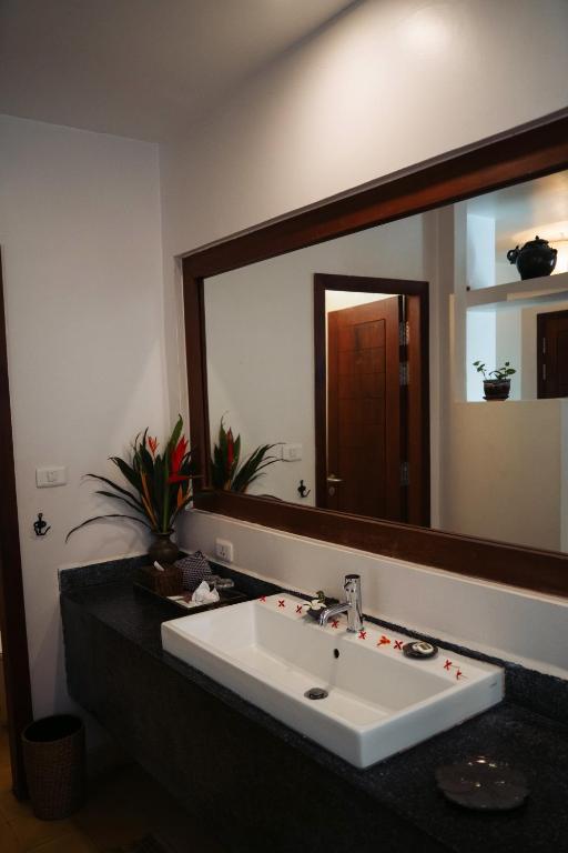 Koupelna v ubytování Battambang Resort
