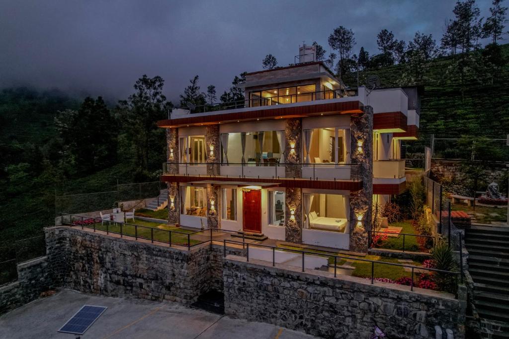El edificio en el que está la villa