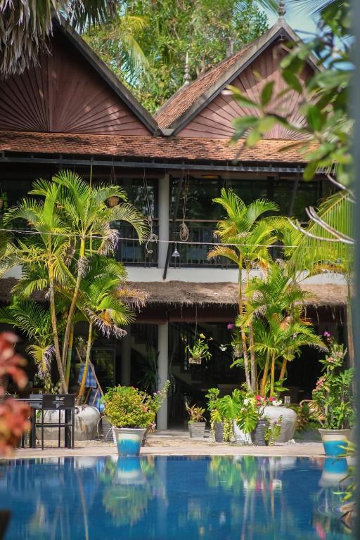 Bazén v ubytování Battambang Resort nebo v jeho okolí