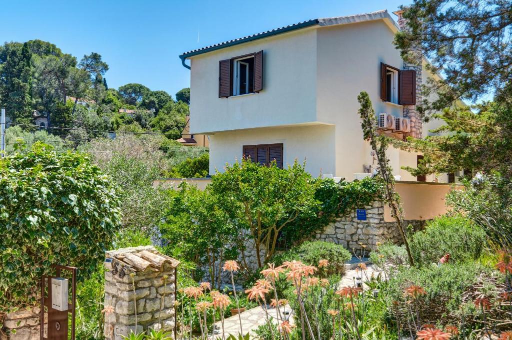 Vonkajšia záhrada v ubytovaní Holiday Home Villa Esperanca