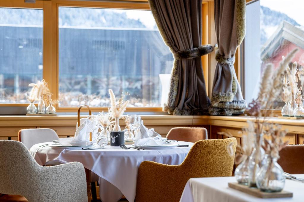 Restaurace v ubytování Hôtel Macchi Restaurant & Spa