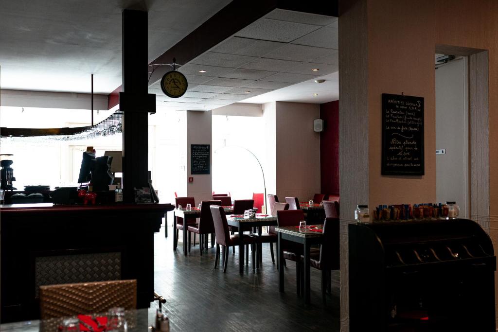 Posezení v ubytování Brit Hotel Confort Auclair