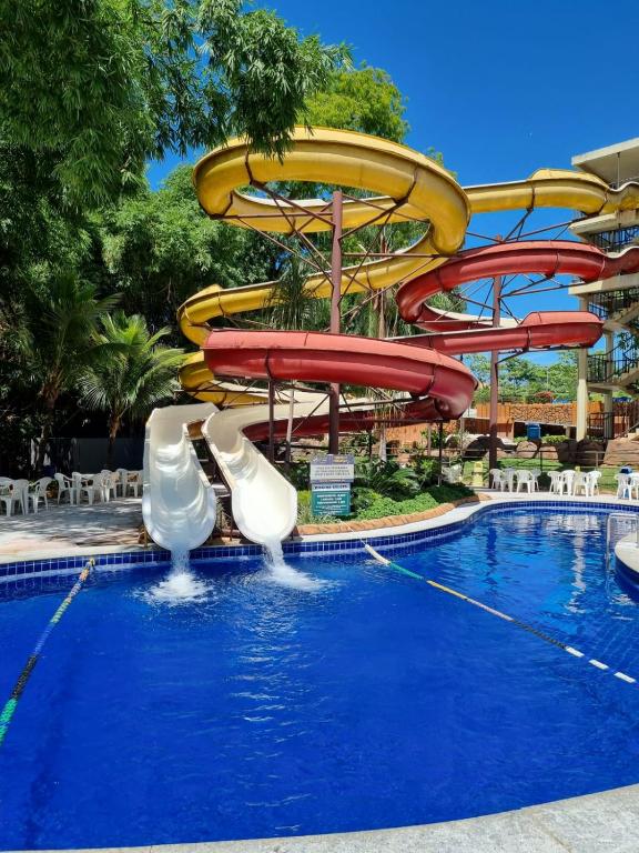 Bazén v ubytování Flat 317 Golden Dolphin Express nebo v jeho okolí