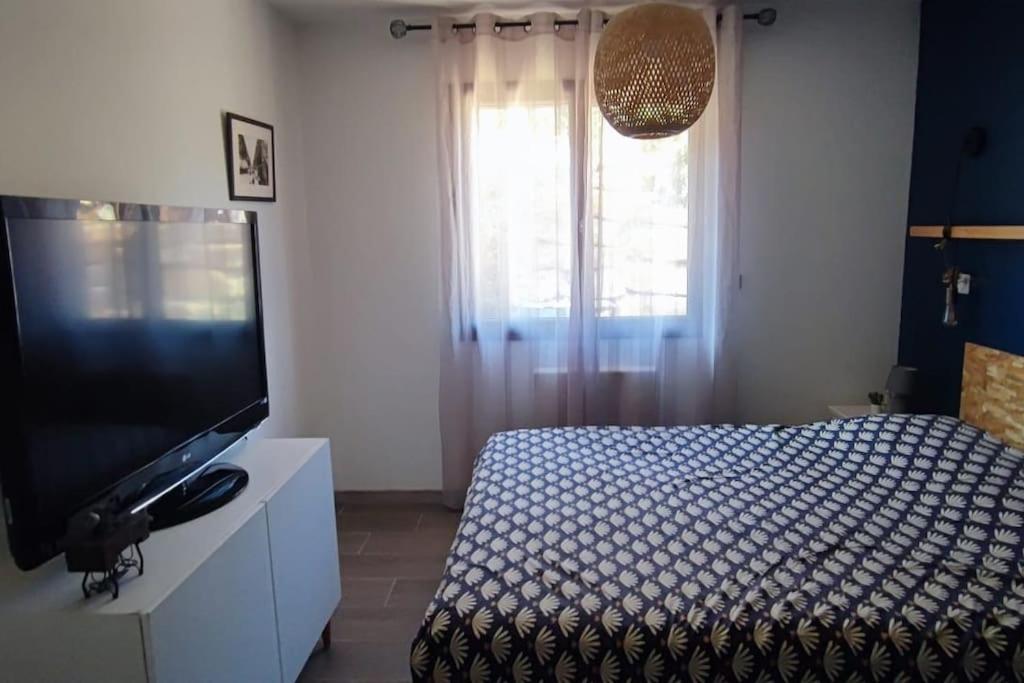 Postel nebo postele na pokoji v ubytování Maison avec vue sur forêt