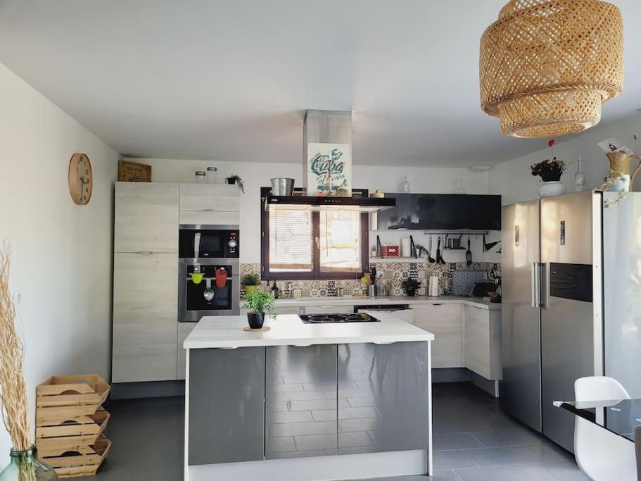 Kuchyň nebo kuchyňský kout v ubytování Maison avec vue sur forêt