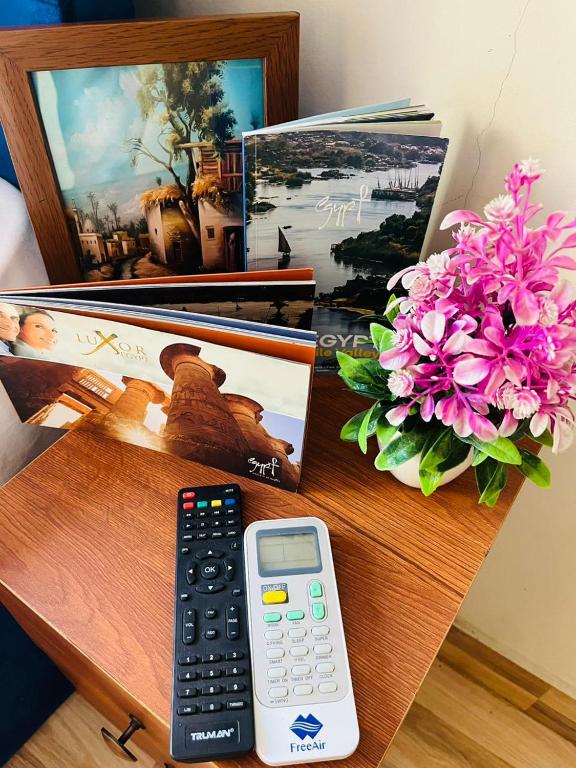 TV a/nebo společenská místnost v ubytování Revento DownTown Inn