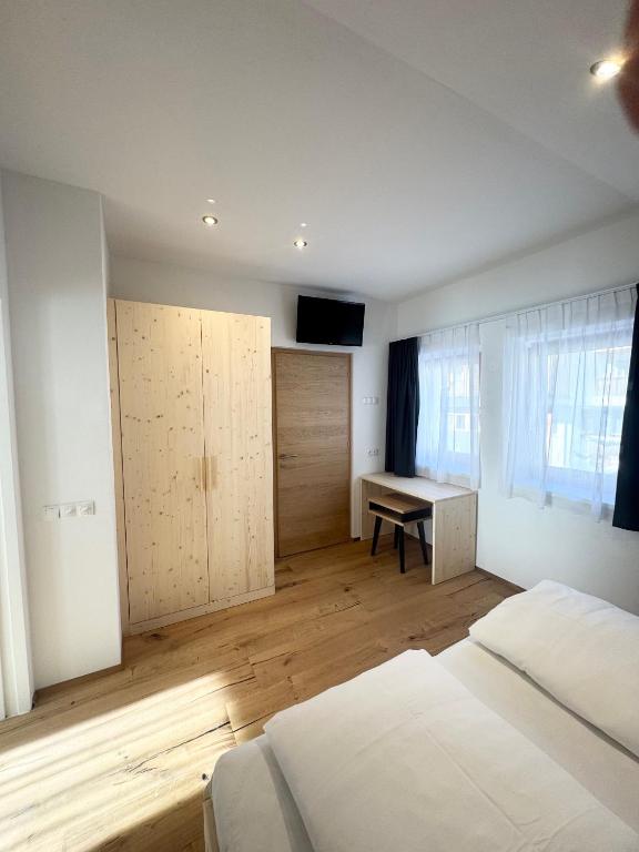 Residence Vajolet San Cassiano - Apartamento Con Vistas A La Montaña
