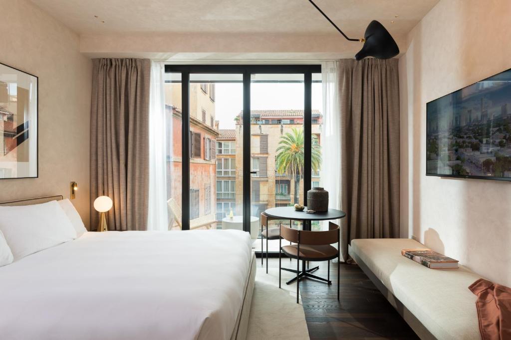 
Family Apartment with Balcony
