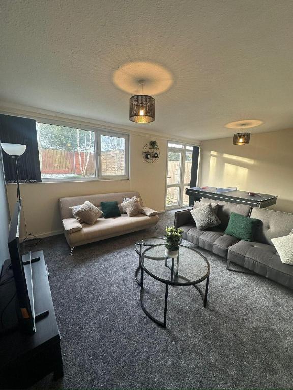 Posezení v ubytování Sark drive Serenity-Cosy 3BR House in Birmingham