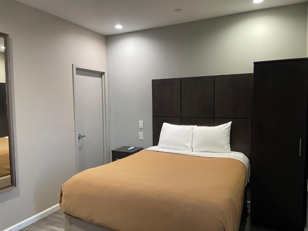 VOYAGE HOTEL